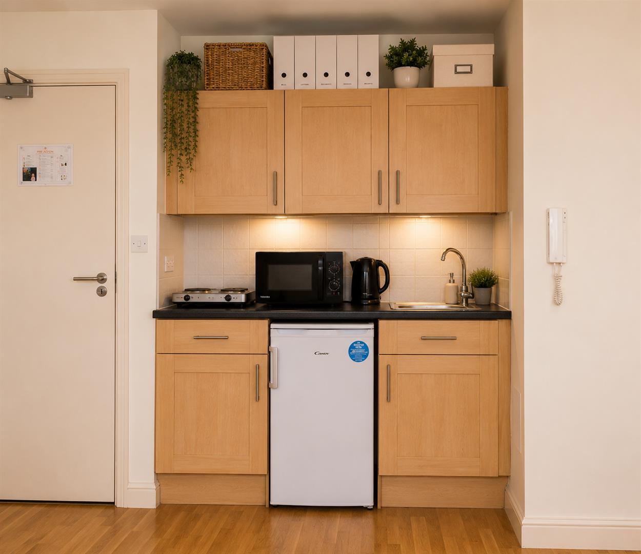 1 bed property in Regents Park Road, London